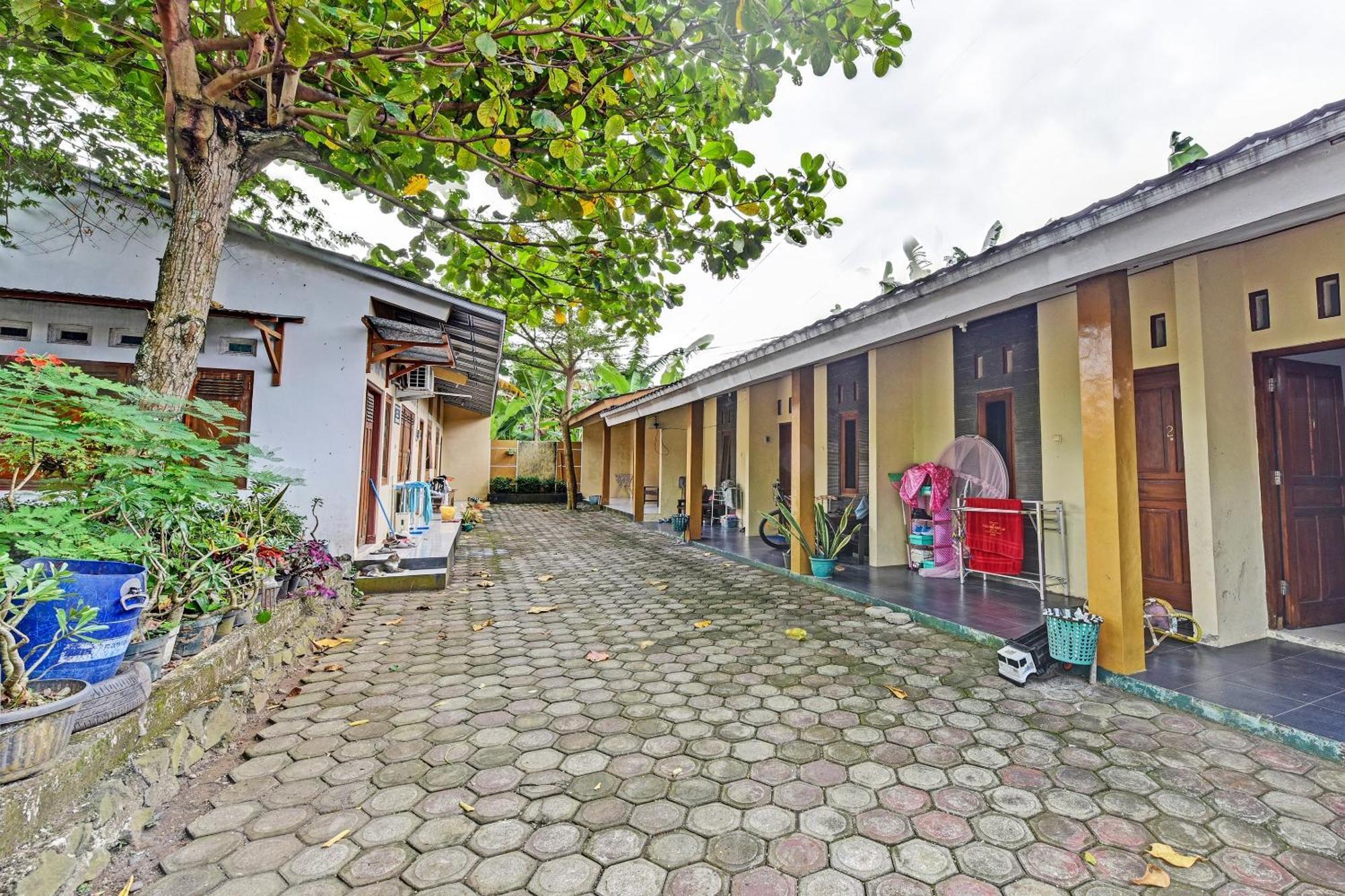 Spot On 91372 Wisma Bulin ปูร์โวเคอร์โต ภายนอก รูปภาพ