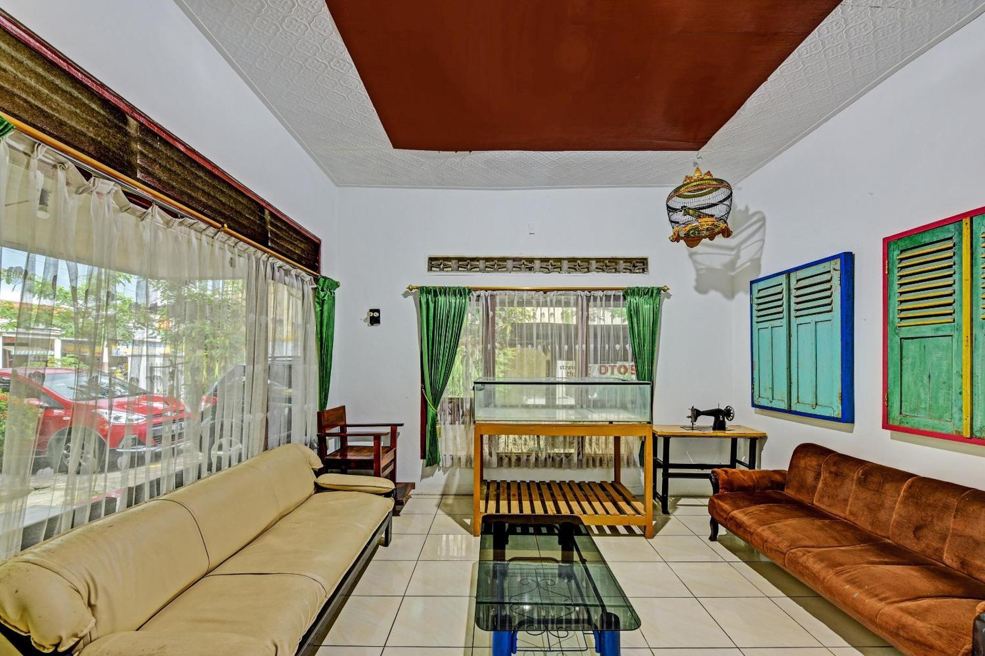 Spot On 91372 Wisma Bulin ปูร์โวเคอร์โต ภายนอก รูปภาพ