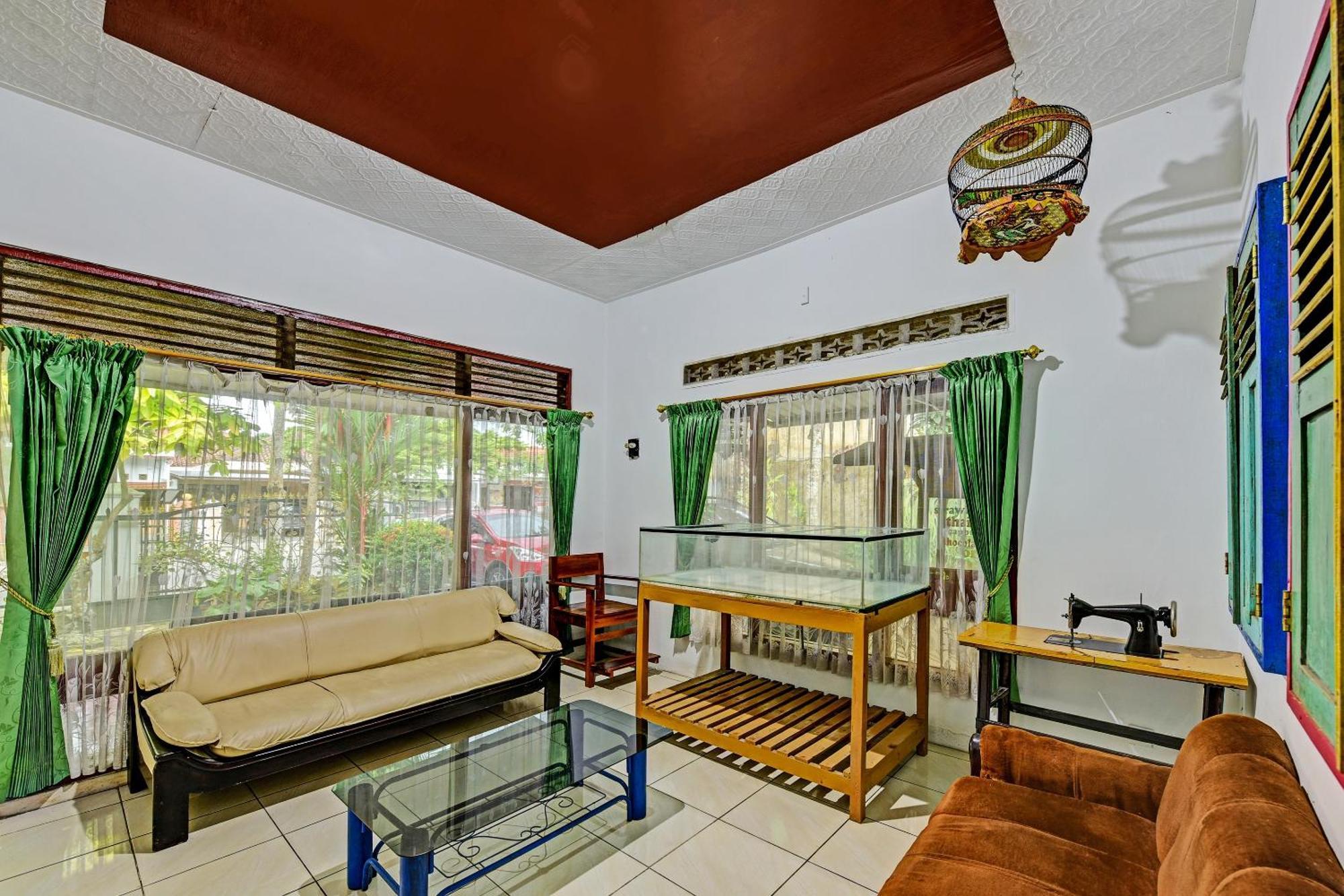 Spot On 91372 Wisma Bulin ปูร์โวเคอร์โต ภายนอก รูปภาพ