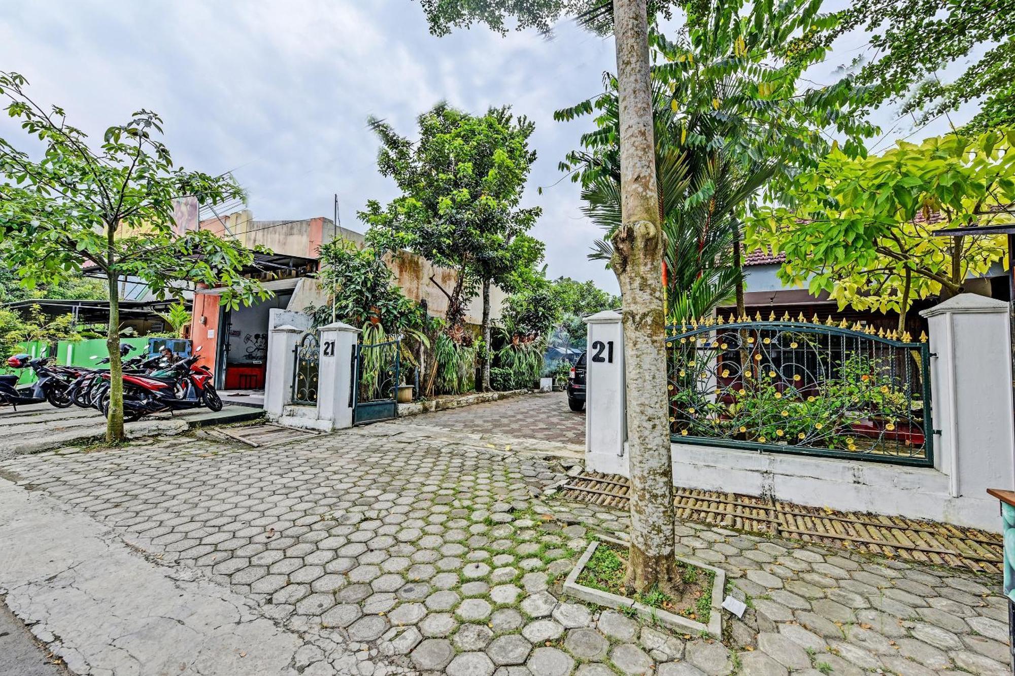 Spot On 91372 Wisma Bulin ปูร์โวเคอร์โต ภายนอก รูปภาพ